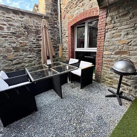 Ferienhaus Maison Typique Granvillaise A Pied Patio & Ping Pong Animaux Bienvenus