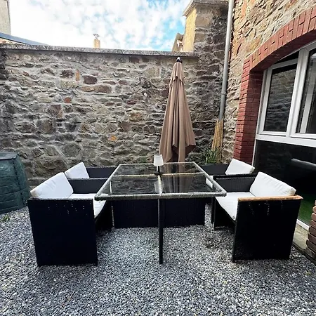 Ferienhaus Maison Typique Granvillaise A Pied Patio & Ping Pong Animaux Bienvenus *