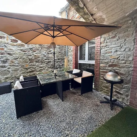 Maison Typique Granvillaise A Pied Patio & Ping Pong Animaux Bienvenus Ferienhaus