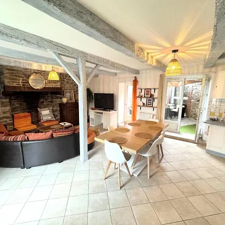 Ferienhaus Maison Typique Granvillaise A Pied Patio & Ping Pong Animaux Bienvenus Granville