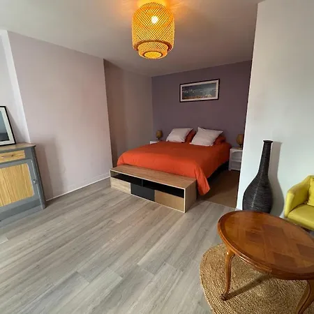 Ferienhaus Maison Typique Granvillaise A Pied Patio & Ping Pong Animaux Bienvenus *