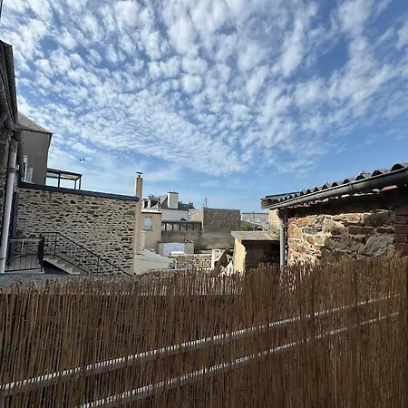 Maison Typique Granvillaise A Pied Patio & Ping Pong Animaux Bienvenus * Granville