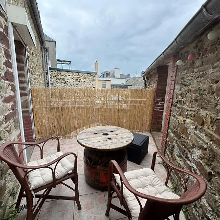 Maison Typique Granvillaise A Pied Patio & Ping Pong Animaux Bienvenus *
